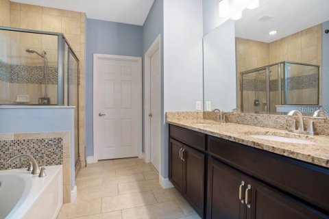 Villa ou maison à louer à Eustis, Floride: 47 chambres, 238.2 m2 № 2425999 - photo 15