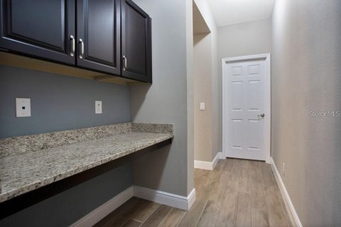 Villa ou maison à louer à Eustis, Floride: 47 chambres, 238.2 m2 № 2425999 - photo 24