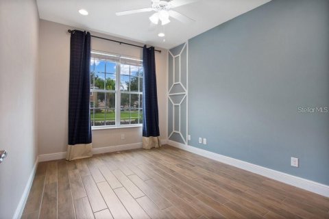 Villa ou maison à louer à Eustis, Floride: 47 chambres, 238.2 m2 № 2425999 - photo 16