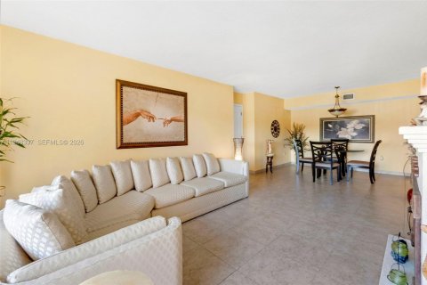 Copropriété à vendre à Miami, Floride: 2 chambres, 108.7 m2 № 2004385 - photo 16