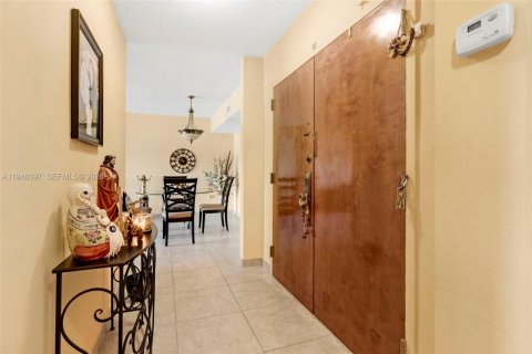Copropriété à vendre à Miami, Floride: 2 chambres, 108.7 m2 № 2004385 - photo 7