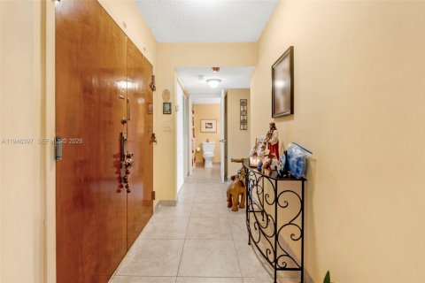 Copropriété à vendre à Miami, Floride: 2 chambres, 108.7 m2 № 2004385 - photo 9