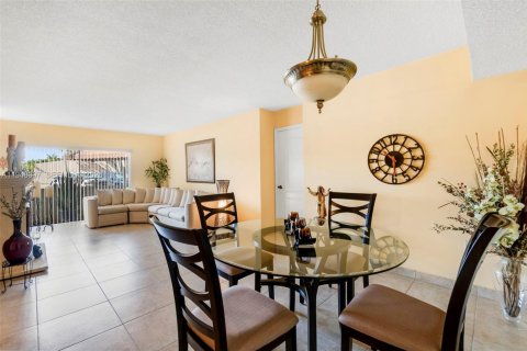 Copropriété à vendre à Miami, Floride: 2 chambres, 108.7 m2 № 2004385 - photo 20