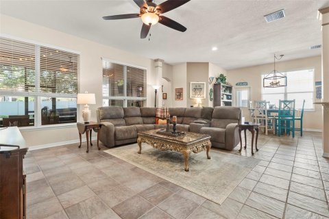 Villa ou maison à vendre à Land O' Lakes, Floride: 4 chambres, 270.07 m2 № 2143305 - photo 19