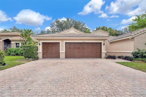 House in Coconut Creek, Florida 4 bedrooms, 225.94 sq.m. № 1970395 - photo 4