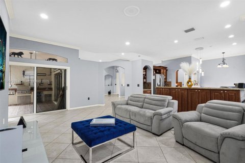 House in Coconut Creek, Florida 4 bedrooms, 225.94 sq.m. № 1970395 - photo 12