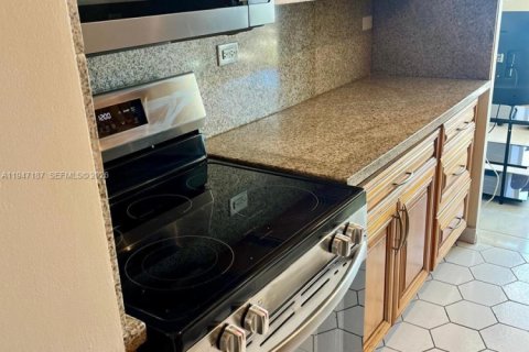 Кондоминиум с 1 спальней в Санни-Айлс-Бич, Флорида № 2003743