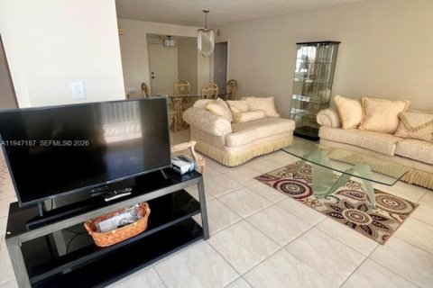 Снять в аренду кондоминиум в Санни-Айлс-Бич, Флорида 1 спальня, 87.61м2, № 2003743 - фото 10