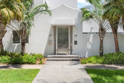 Casa en venta en Miami, Florida, 3 dormitorios, 229.38 m2 № 1977638 - foto 5