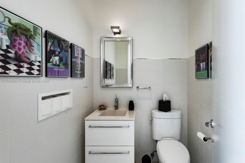 Casa en venta en Miami, Florida, 3 dormitorios, 229.38 m2 № 1977638 - foto 27