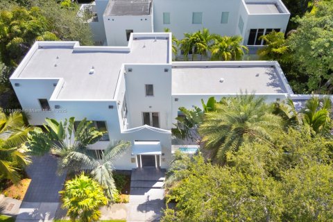 Casa en venta en Miami, Florida, 3 dormitorios, 229.38 m2 № 1977638 - foto 3