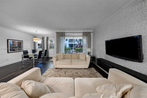 Copropriété à louer à Aventura, Floride: 3 chambres, 122.63 m2 № 1930781 - photo 6