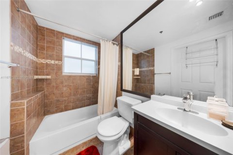 Copropriété à louer à Aventura, Floride: 3 chambres, 122.63 m2 № 1930781 - photo 13