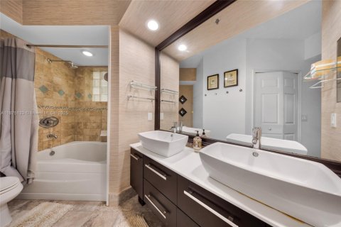 Copropriété à louer à Aventura, Floride: 3 chambres, 122.63 m2 № 1930781 - photo 10