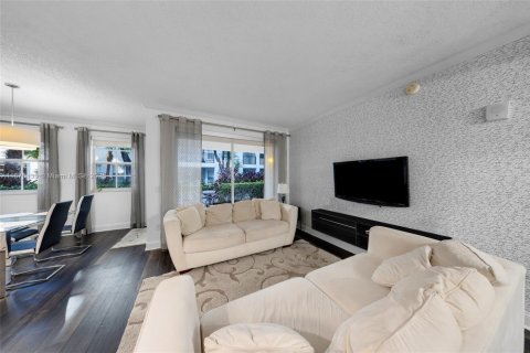 Copropriété à louer à Aventura, Floride: 3 chambres, 122.63 m2 № 1930781 - photo 4