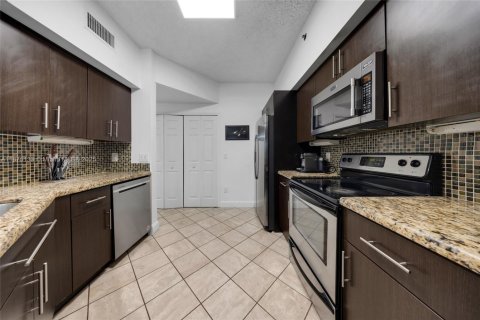 Copropriété à louer à Aventura, Floride: 3 chambres, 122.63 m2 № 1930781 - photo 3