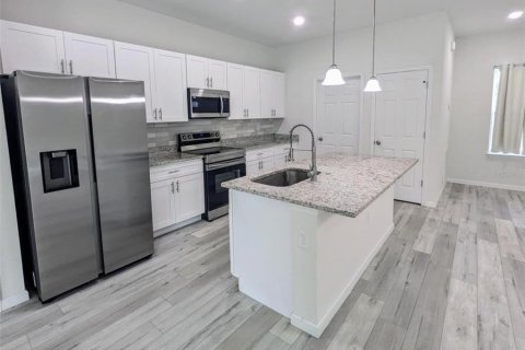 Villa ou maison à louer à Ocala, Floride: 4 chambres, 165.55 m2 № 1905868 - photo 4
