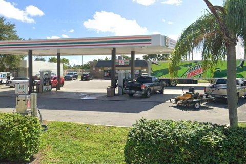 Propiedad comercial en venta en Miami, Florida № 1959321 - foto 1