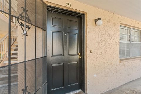 Condo in Tampa, Florida, 1 bedroom  № 1872855 - photo 2