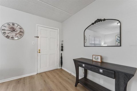 Condo in Tampa, Florida, 1 bedroom  № 1872855 - photo 3