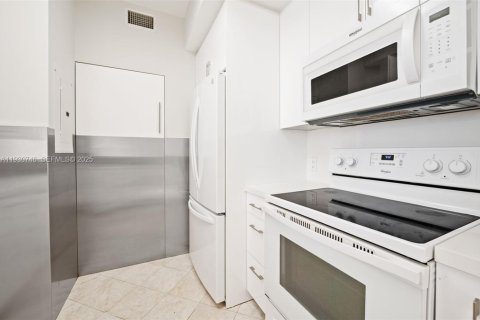 Снять в аренду кондоминиум в Майами, Флорида 1 спальня, 72.46м2, № 1991272 - фото 9