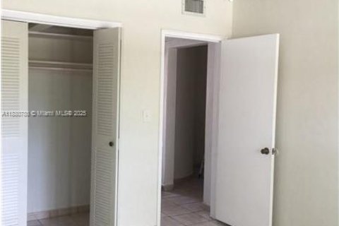 Снять в аренду квартиру в Майами, Флорида 2 спальни, 67.35м2, № 1932262 - фото 5