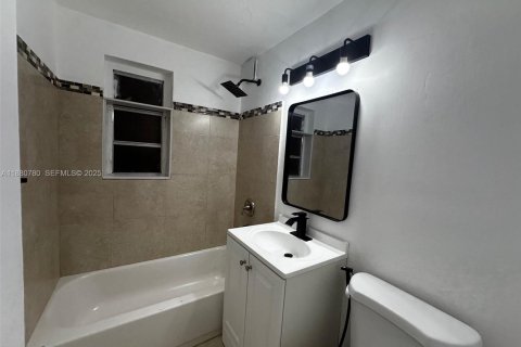 Снять в аренду квартиру в Майами, Флорида 2 спальни, 67.35м2, № 1932262 - фото 9