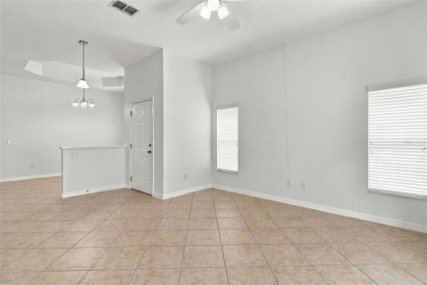 Casa en venta en Oxford, Florida, 3 dormitorios, 131.18 m2 № 2381003 - foto 8