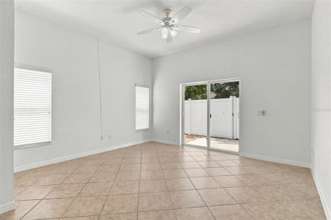 Casa en venta en Oxford, Florida, 3 dormitorios, 131.18 m2 № 2381003 - foto 7