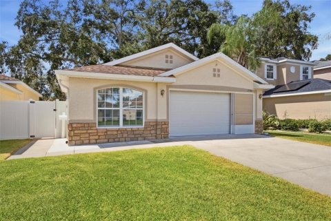 Casa en venta en Oxford, Florida, 3 dormitorios, 131.18 m2 № 2381003 - foto 2