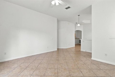 Casa en venta en Oxford, Florida, 3 dormitorios, 131.18 m2 № 2381003 - foto 9