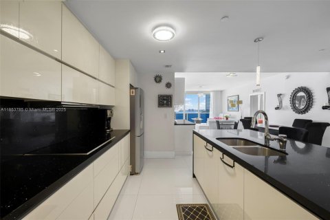 Copropriété à vendre à Miami, Floride: 3 chambres, 142.6 m2 № 1880010 - photo 11