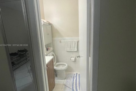 Снять в аренду виллу или дом в Хайалиа Гарденс, Флорида 3 спальни, 108.7м2, № 2003855 - фото 9