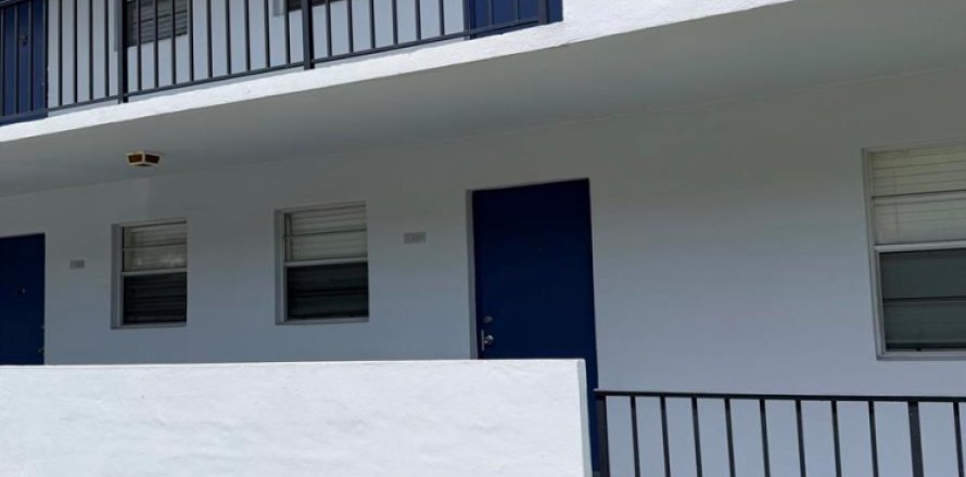 Condo in West Palm Beach, Florida, 2 bedrooms  № 2178710