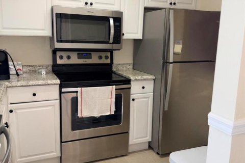 Condo in West Palm Beach, Florida, 2 bedrooms  № 2178710 - photo 2