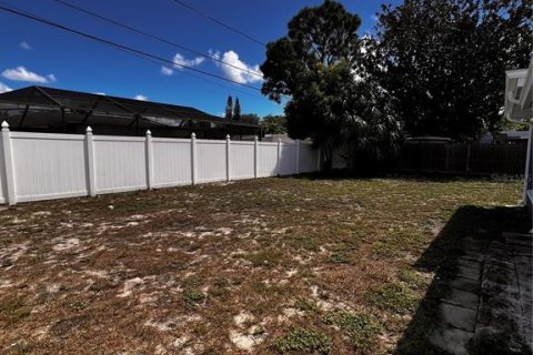 Villa ou maison à louer à Port Richey, Floride: 2 chambres, 94.48 m2 № 2402856 - photo 12