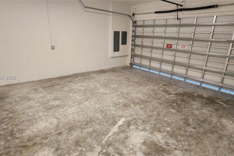 Adosado en venta en Miami, Florida, 4 dormitorios № 1938124 - foto 7