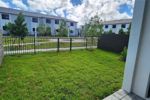 Touwnhouse à vendre à Miami, Floride: 4 chambres № 1938124 - photo 14