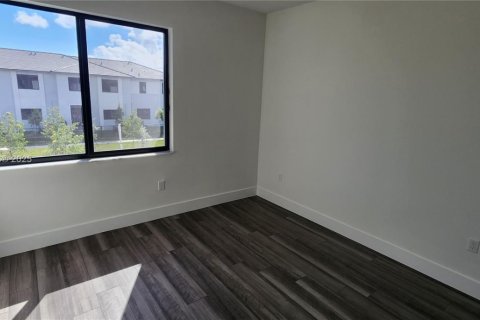 Townhouse in Miami, Florida 4 bedrooms № 1938124 - photo 16