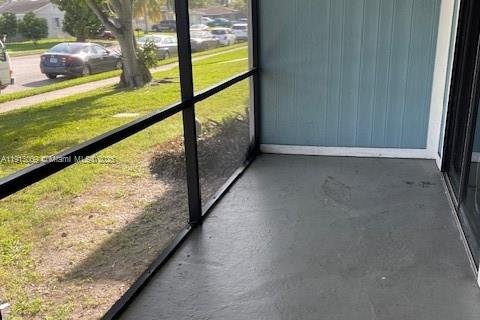 Copropriété à louer à Cutler Bay, Floride: 1 chambre, 57.6 m2 № 1969276 - photo 2