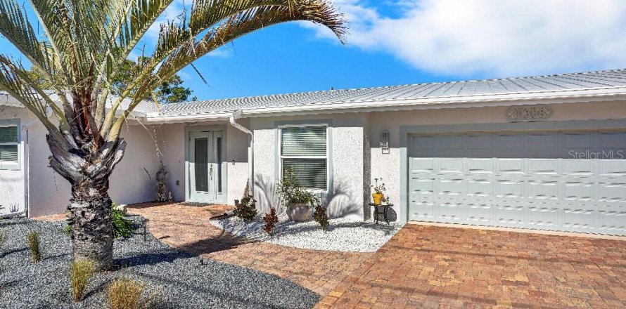 Casa en Bradenton, Florida 2 dormitorios, 157.56 m2 № 2104449