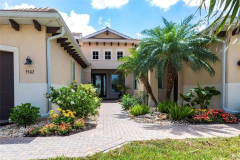 House in Bradenton, Florida 3 bedrooms, 321.44 sq.m. № 1734845 - photo 2