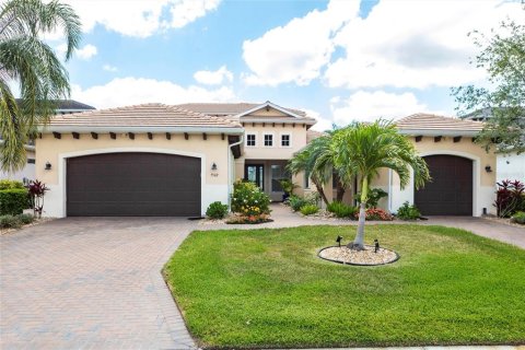 House in Bradenton, Florida 3 bedrooms, 321.44 sq.m. № 1734845 - photo 1