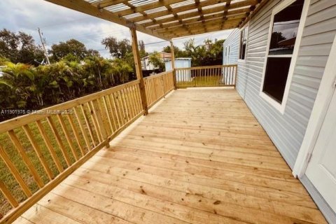 Снять в аренду квартиру в Уэст-Палм-Бич, Флорида 2 спальни, 87.24м2, № 1954979 - фото 12