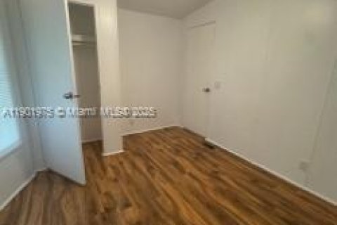 Снять в аренду квартиру в Уэст-Палм-Бич, Флорида 2 спальни, 87.24м2, № 1954979 - фото 7