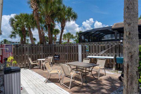 Condo in Venice, Florida, 1 bedroom № 2211058 - photo 16