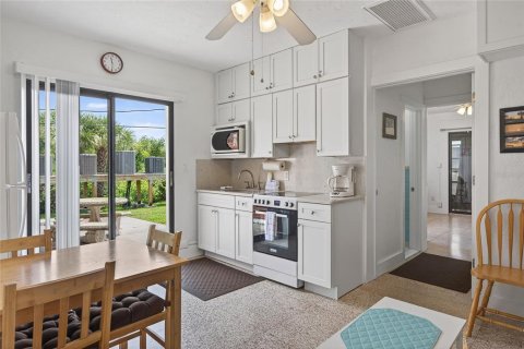 Condo in Venice, Florida, 1 bedroom № 2211058 - photo 4