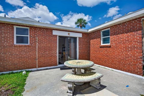 Condo in Venice, Florida, 1 bedroom № 2211058 - photo 14