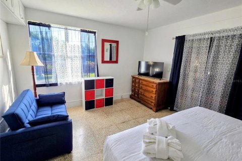 Condo in Venice, Florida, 1 bedroom № 2211058 - photo 11