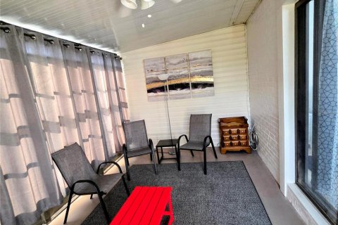 Condo in Venice, Florida, 1 bedroom № 2211058 - photo 12